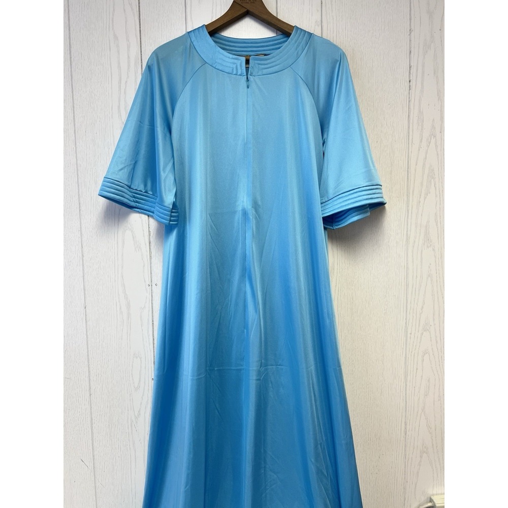Vintage 70's Vanity Fair Blue Nylon Nightgown Antron III Pockets Coat Excellent